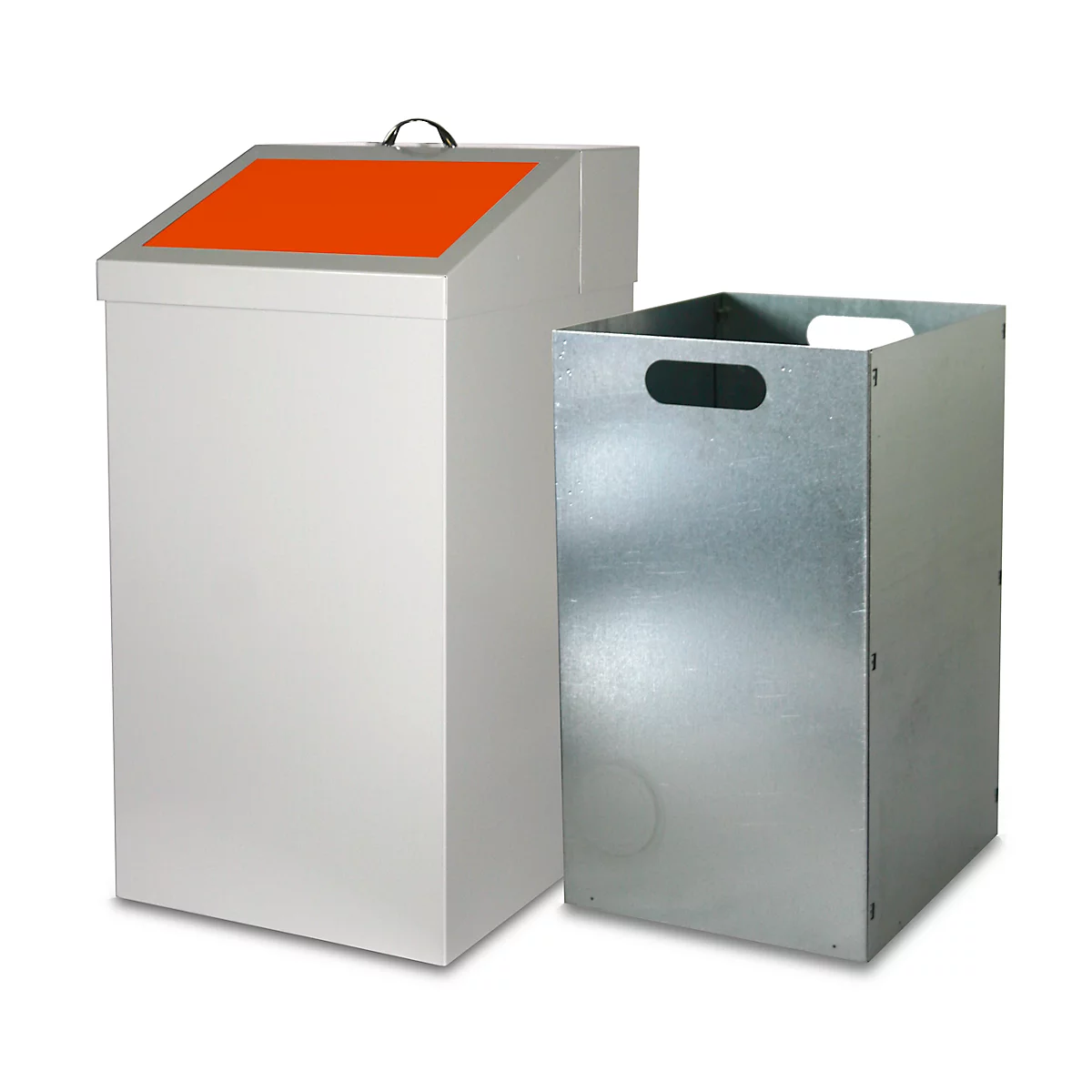 Twee vuilnisbakken, één wit met een oranje deksel, de andere van metaal.