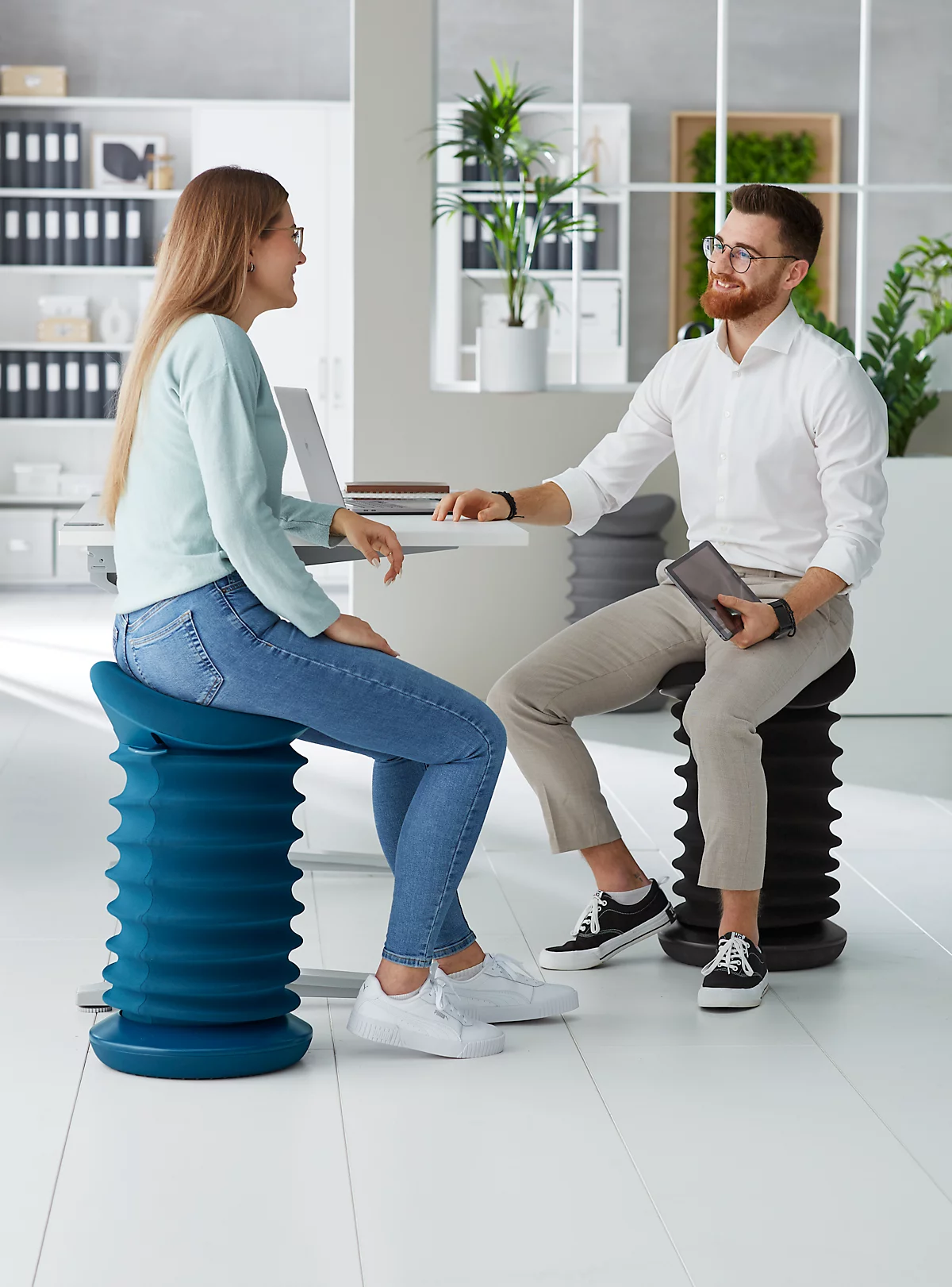 Kruk Topstar® Sitness 4D, voor bewegend & ergonomisch zitten, veermechanisme, zithoogte verstelbaar, B 375 x D 360 x H 530-640 mm, stoffen bekleding in diverse kleuren