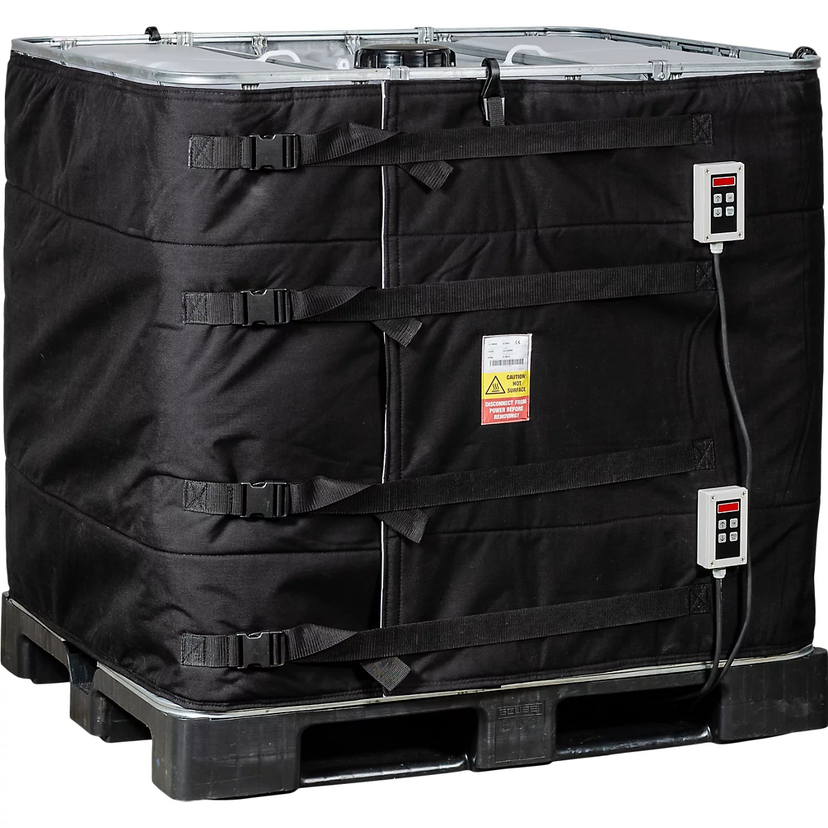 Schwarzer Tankbehälter mit Sicherheitsgurten und Temperaturreglern auf einer Palette. Ein gelbes Warnschild ist angebracht.