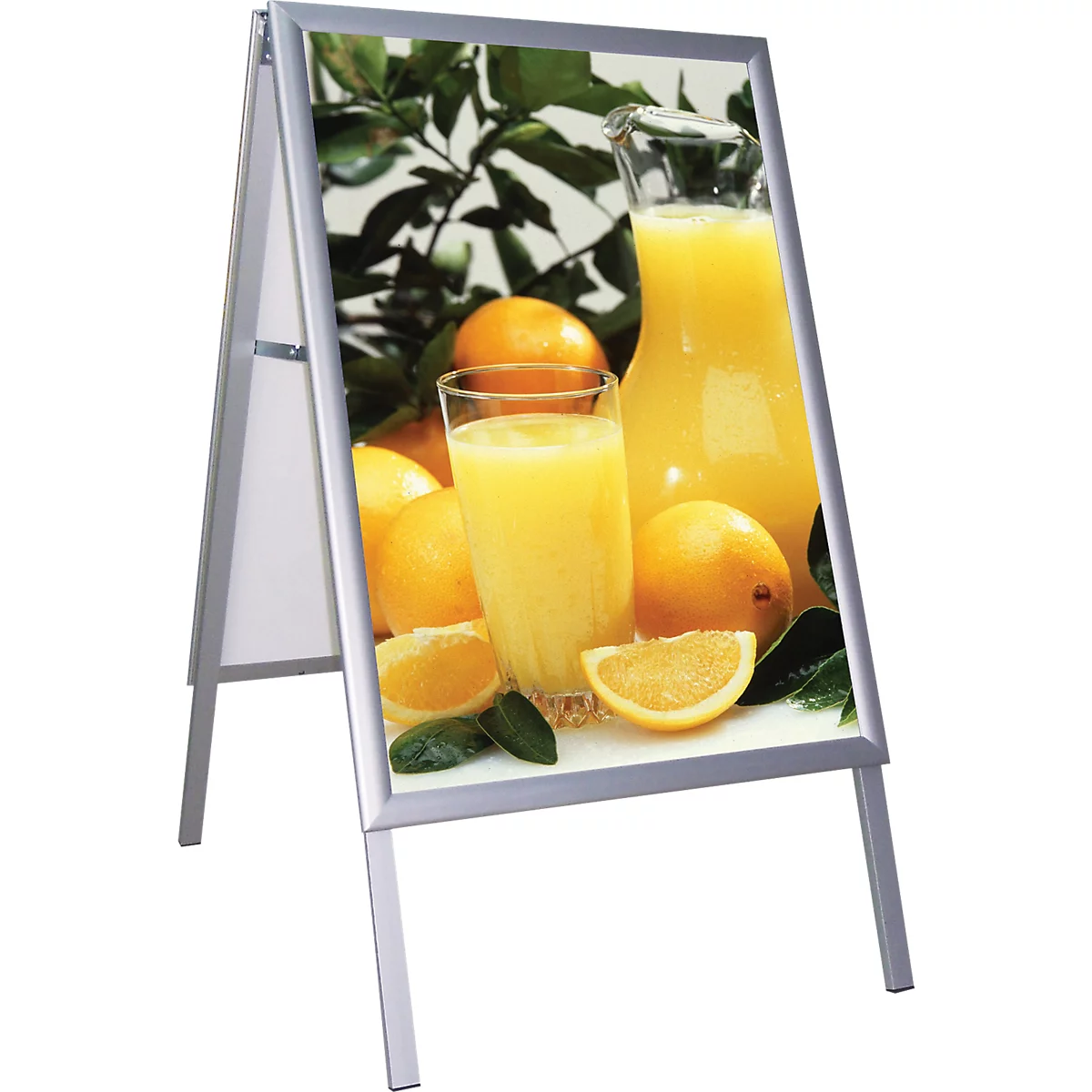 Kundenstopper aus Aluminium mit einem Werbeplakat von frischem Orangensaft und Orangen.