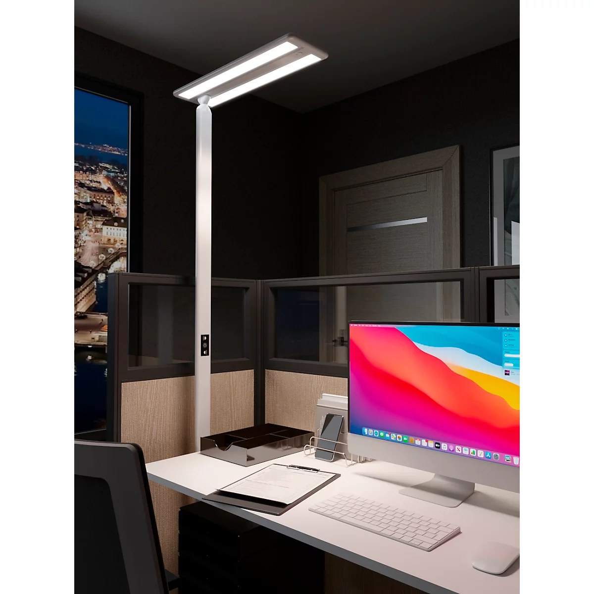 Lampadaire LED Hansa Larimar, réglable &amp; orientable, classe d'efficacité énergétique E, 81 lumens, 4000 K, H 1997 mm, blanc