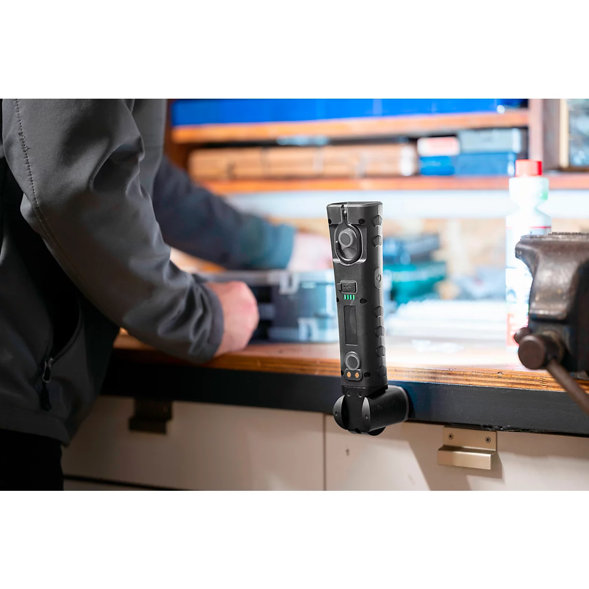 Lampe d'atelier LED WL1000R Ansmann - sur accumulateur - avec station de chargement - 1000 lm