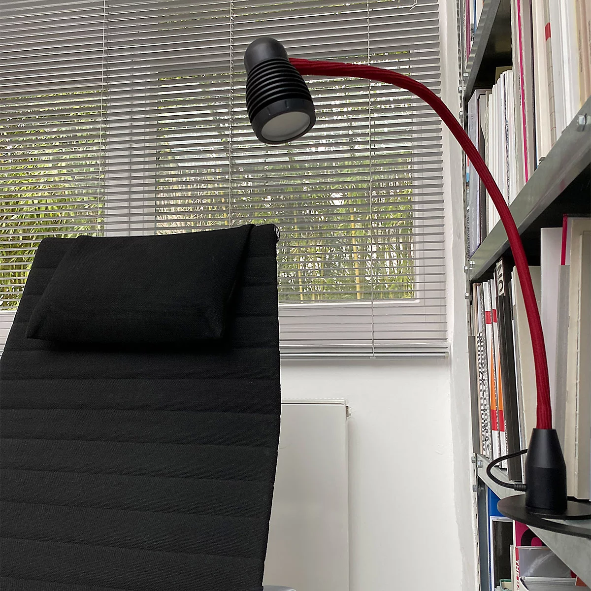 Lampe de bureau LED Bauer &amp; Böcker Satelite, 4,5 W, 490 lm, 3000 K, intensité lumineuse variable, inclinable, L 750 mm, aluminium, noir-gris