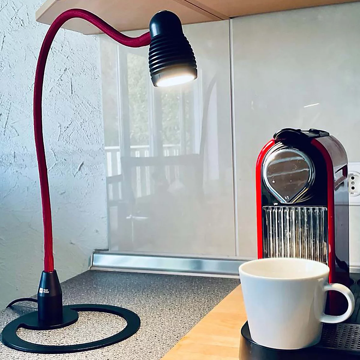 Lampe de bureau LED Bauer &amp; Böcker Satelite, 4,5 W, 490 lm, 3000 K, intensité lumineuse variable, inclinable, L 750 mm, aluminium, noir-rouge