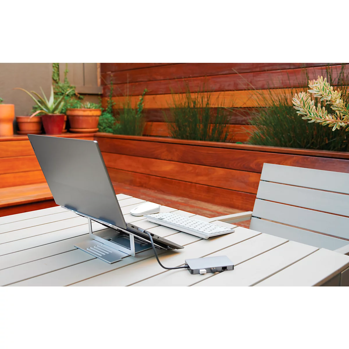 Laptopständer Kensington Easy Riser™ K50417WW, bis 16”, 6-stufig höhenverstell- und neigbar, faltbar, B 239 x T 14 x H 239 mm, Aluminium, silber