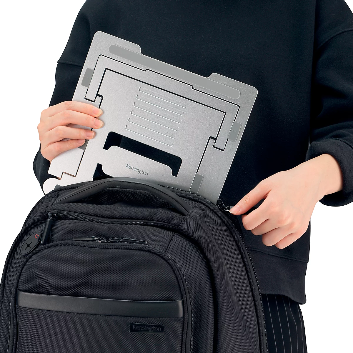 Laptopständer Kensington Easy Riser™ K50417WW, bis 16”, 6-stufig höhenverstell- und neigbar, faltbar, B 239 x T 14 x H 239 mm, Aluminium, silber