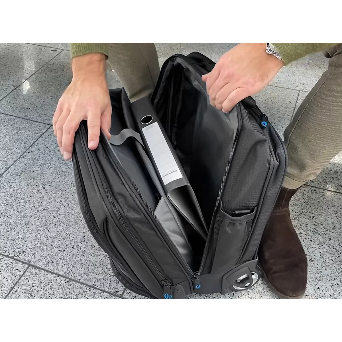 Laptoptrolley LIGHTPAK®, für 1 Notebook bis 17', Hauptfach & 3 Reissverschlussfächer, Netztasche, Laufrollen, Recycling-PET, schwarz