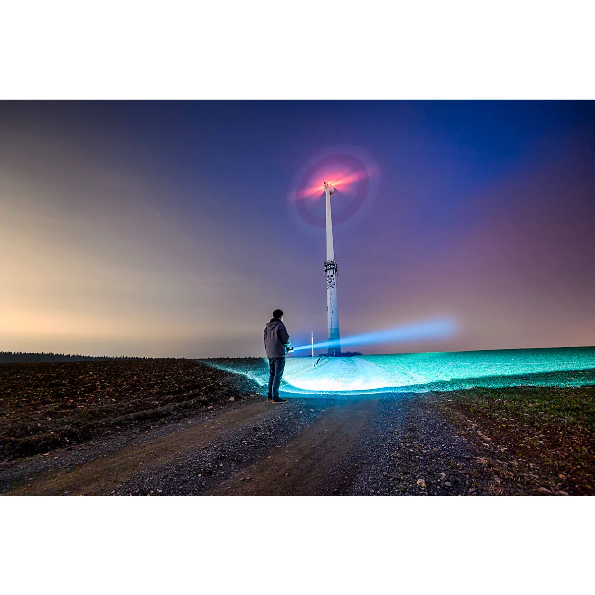 LED-handlamp Ansmann HS20R Pro, dimbaar, 1700 lm, bereik 500 m, tot 7 uur, lithium-ion-accu, B 215,5 × D 81,5 × H 105 mm