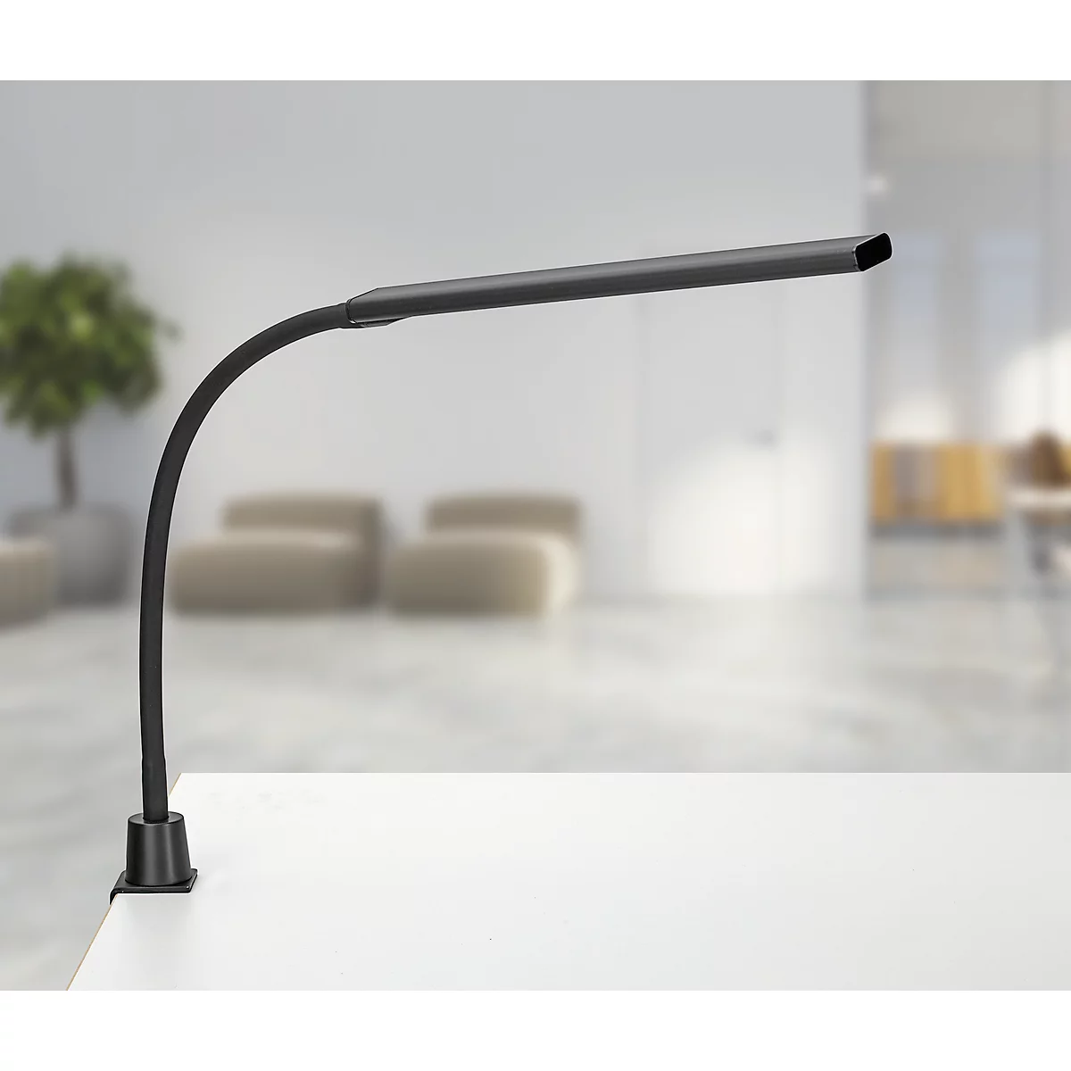 LED-klemverlichting MAULpirro, vermogen 7 W, 4-staps dimmer, 390 lm, zwenkbaar, klembreedte 45 mm, zwart