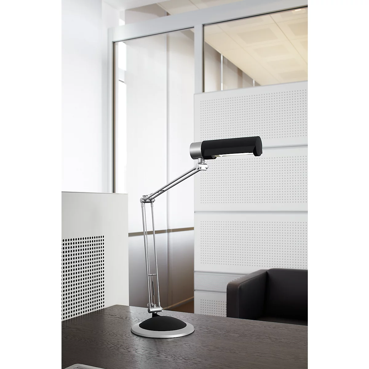 LED-tafellamp MAULoffice, draai- &amp; kantelbare kop/arm, 950 lumen, voetkeuze, hoogte 540 mm, aluminium &amp; metaal, zilver-antraciet