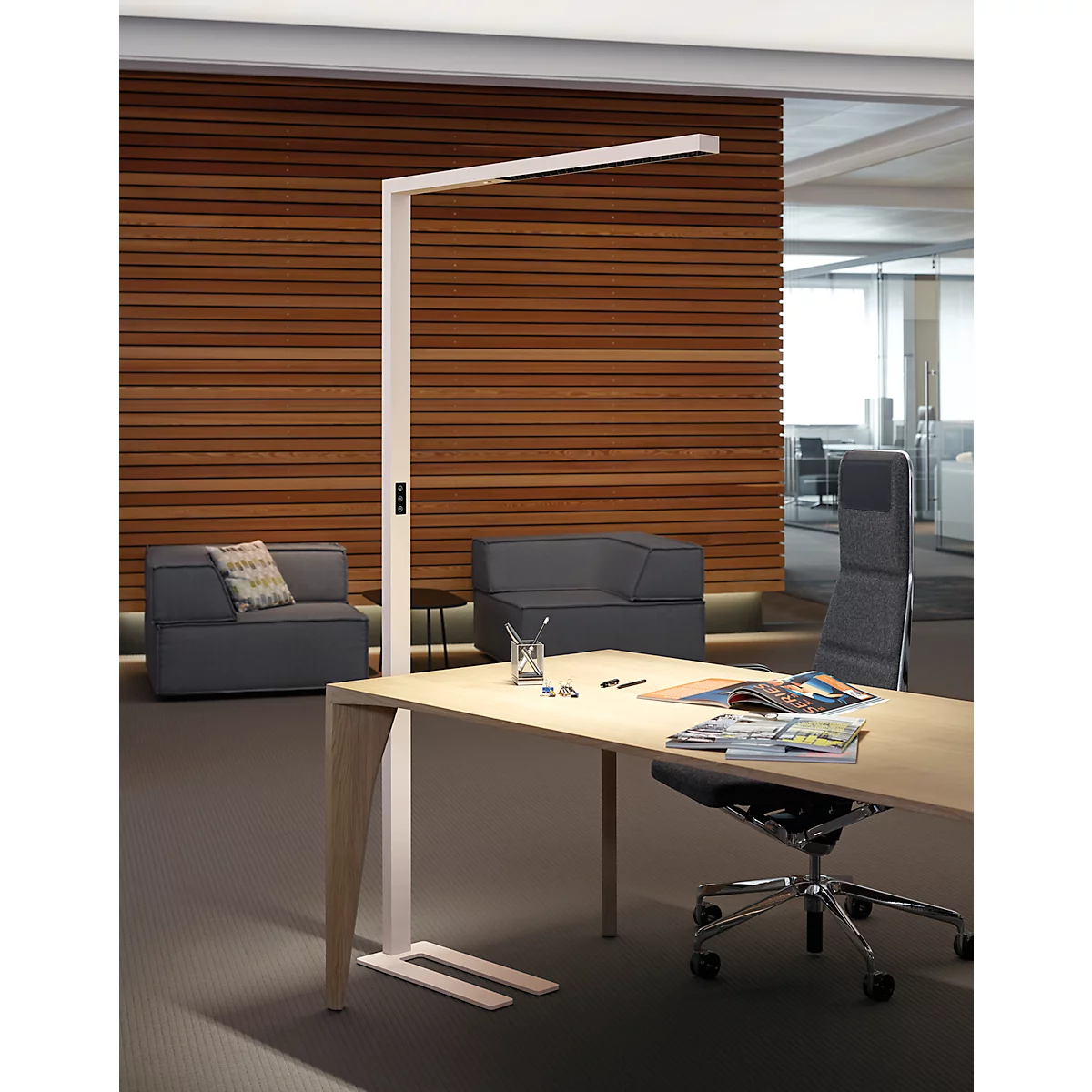 LED-vloerlamp MAULsirius kleurvariosensor, direct/indirect licht, traploos dimbaar, 80 W, 8750 lm, 3000-5500 K, wit
