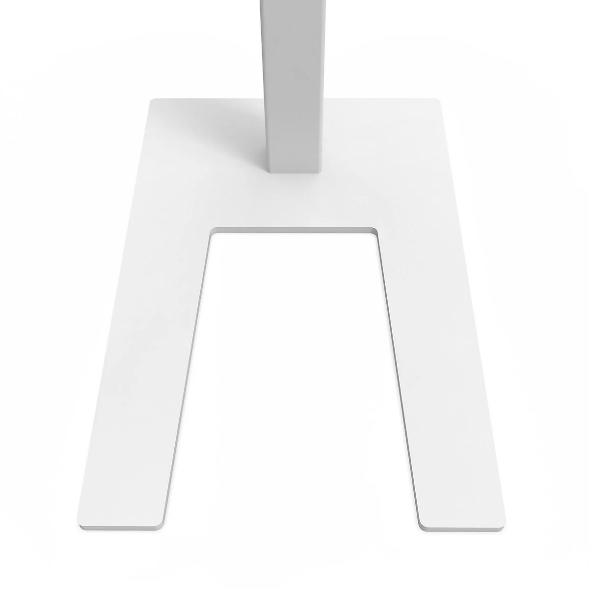 Gros plan d'une base blanche en forme de U fixée à un pilier vertical.