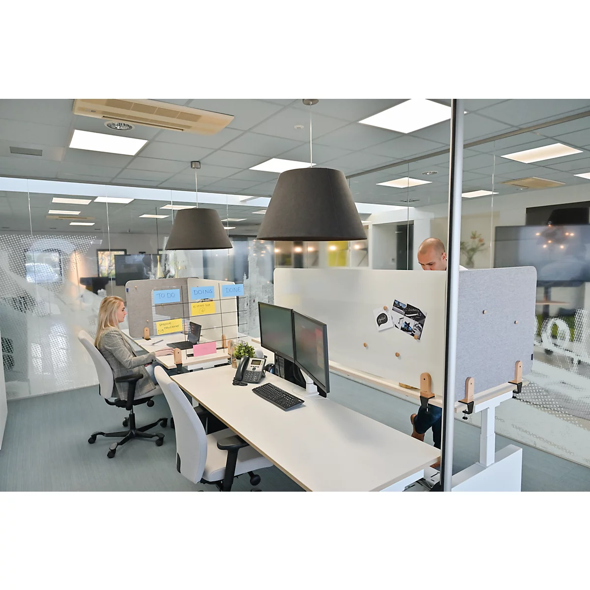 Legamaster Cloison acoustique de bureau Elements, noyau en PET, surface en tissu épinglable, y compris 2 pinces de table, L 800 x H 600 x P 21 mm, quiet grey