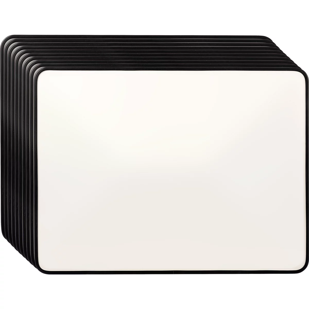 Stapel weißer, rechteckiger Mousepads mit schwarzem Rand auf weißem Hintergrund.