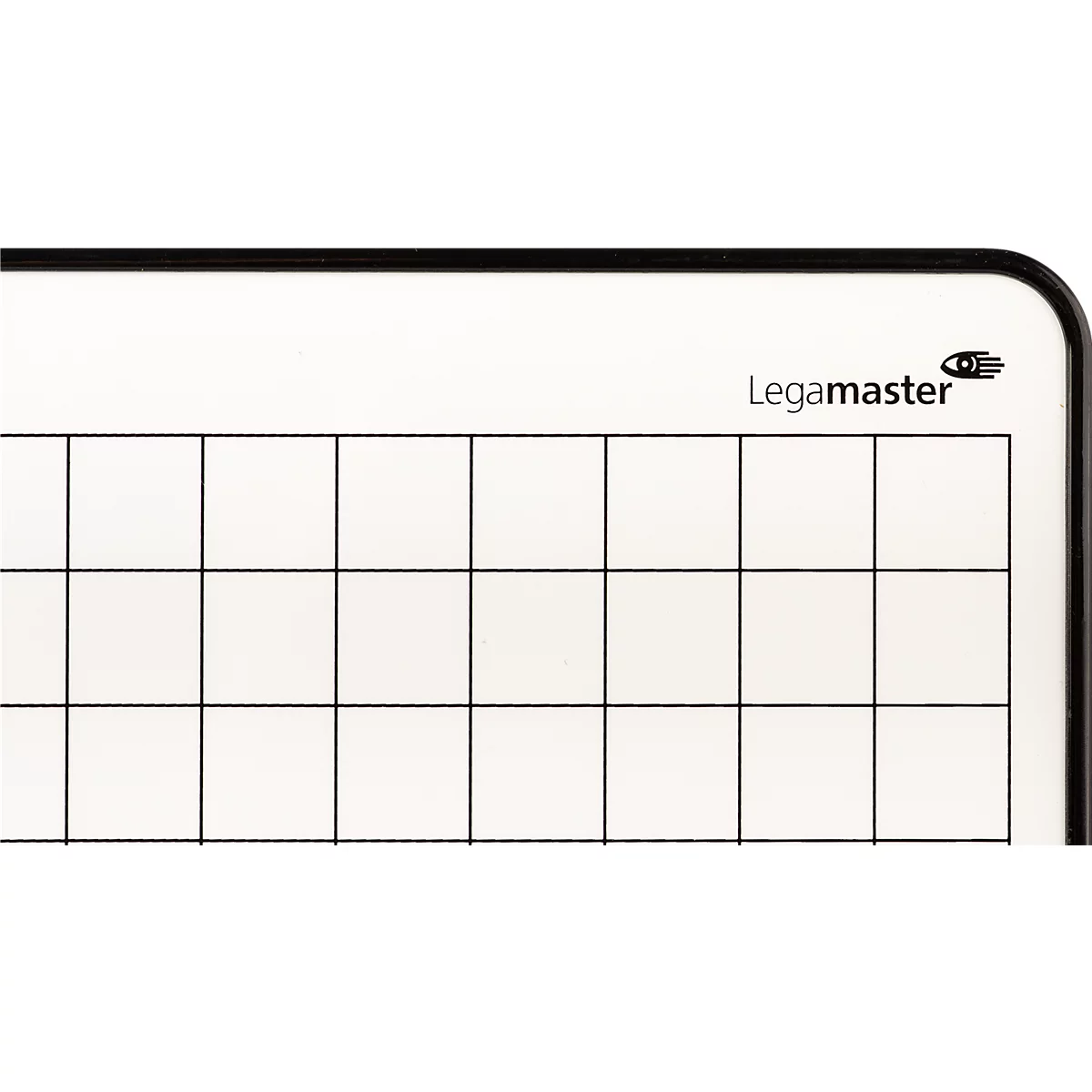 Nahaufnahme einer weißen Tafel mit schwarzem Gitterraster und dem Legamaster-Logo in der oberen rechten Ecke.