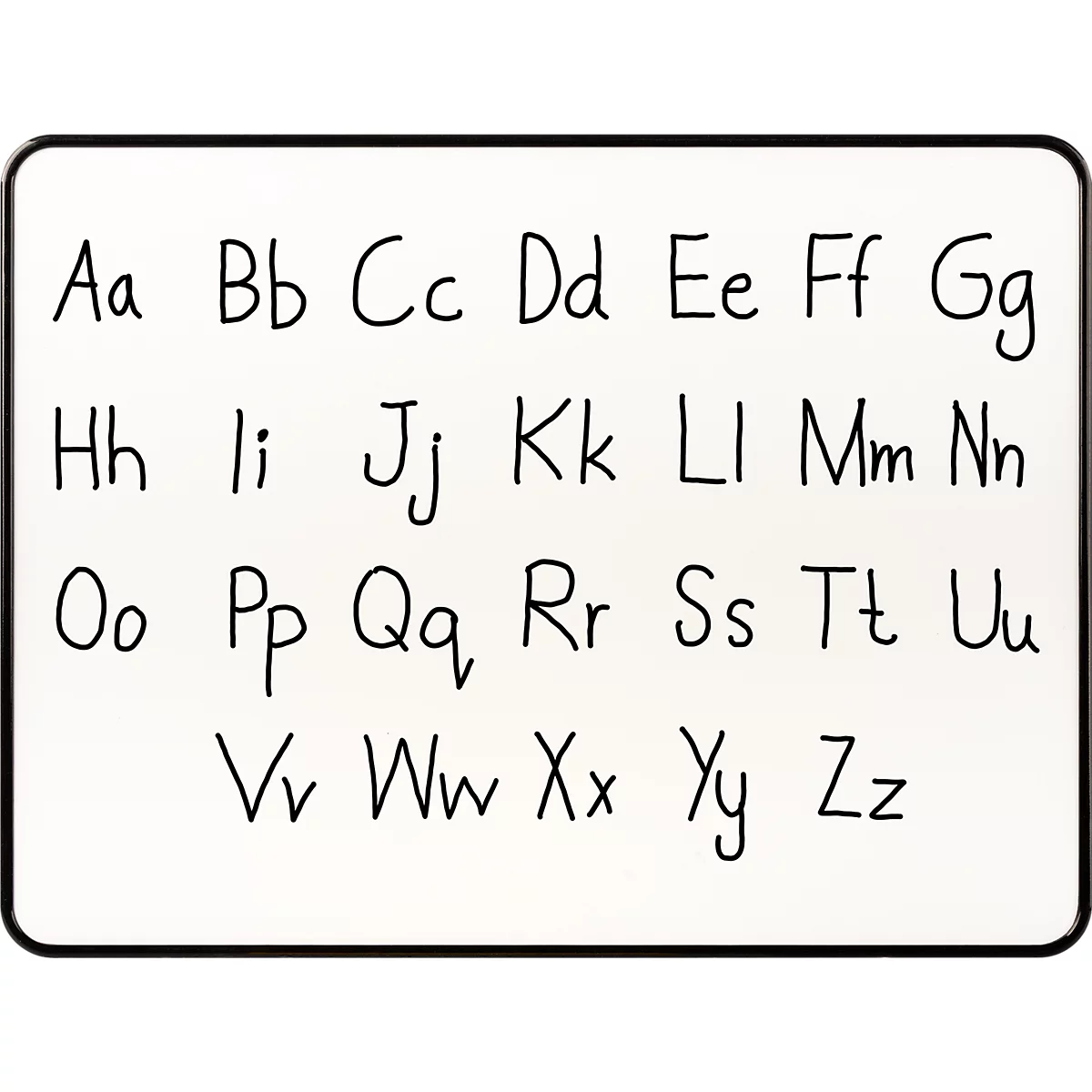 Ein Whiteboard mit dem handschriftlich in Schwarz geschriebenen lateinischen Alphabet in Groß- und Kleinbuchstaben.