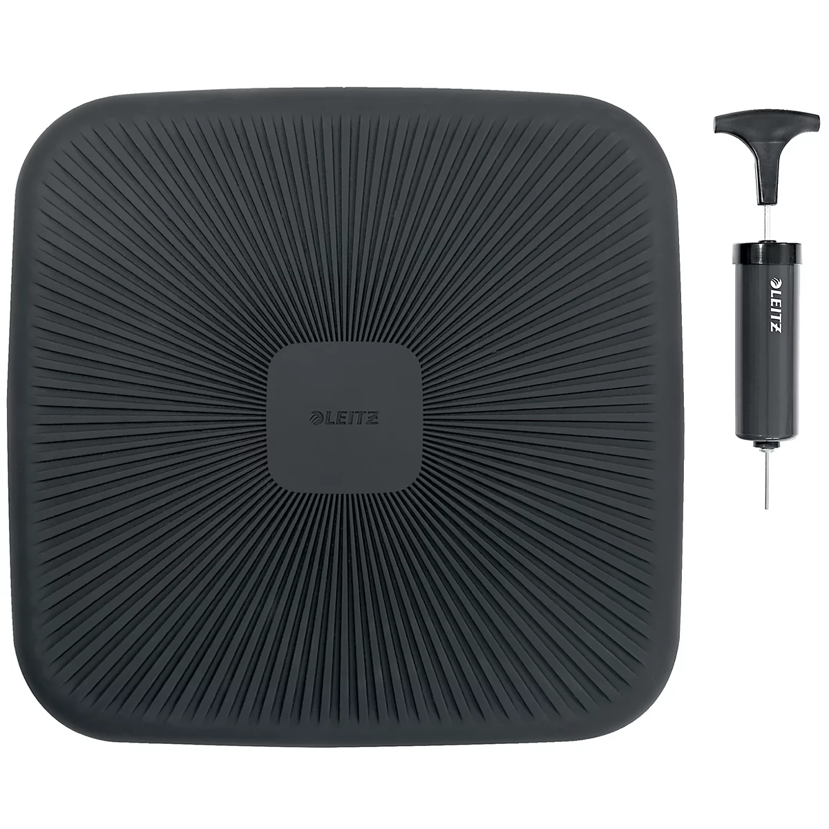 Dunkelgraue Sitzauflage mit Sonneneffekt-Muster, quadratisch mit LEITZ-Logo. Rechts daneben eine Luftpumpe.