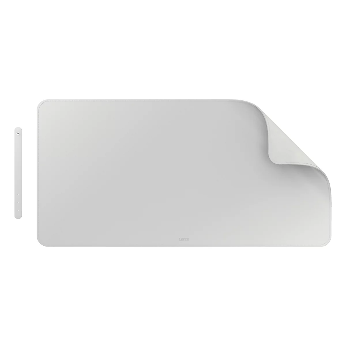 Lichtgrijze bureaumat met opgerolde hoek, naast een lichtgrijze pen.