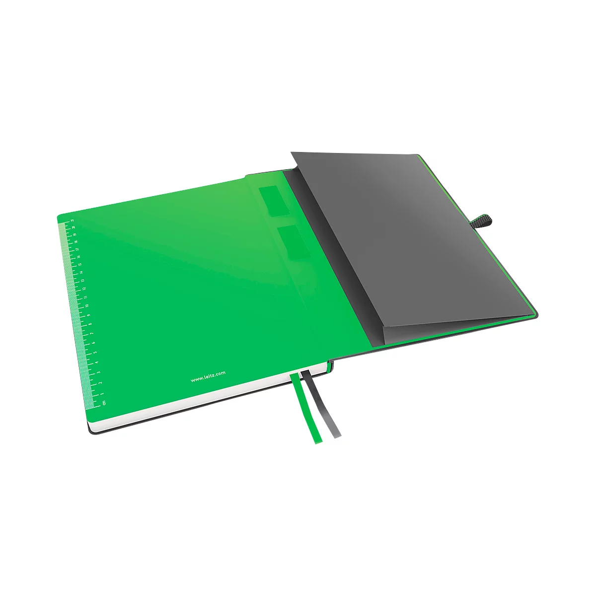 Offenes grünes Notizbuch. Links eine Zentimeter-Skala, rechts eine schwarze Lasche. Schwarzes Leseband.