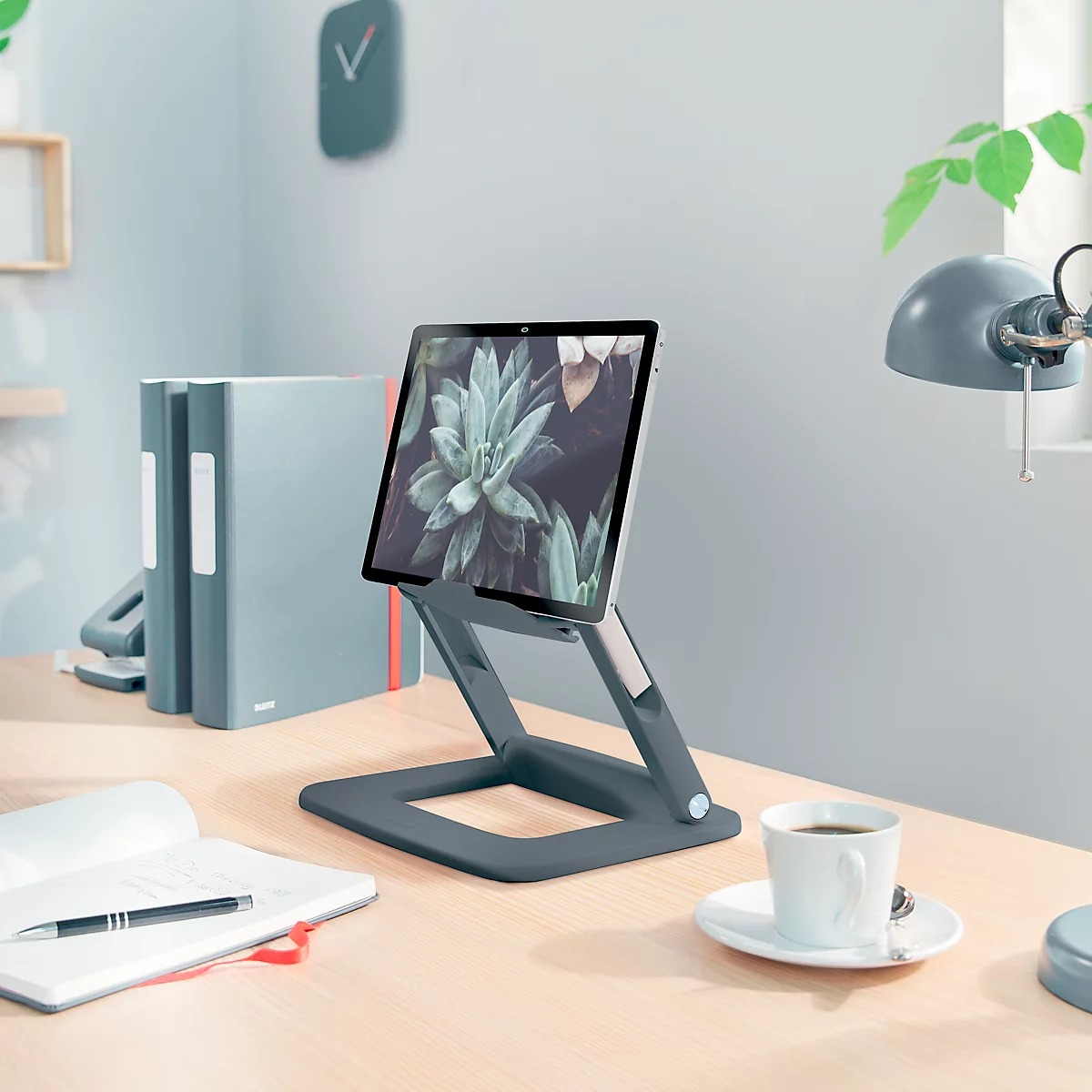 Leitz Ergo Laptopständer 6424-00-89, für 1 Laptop/Macbook 13-15", ergonomisch, zusammenklappbar, höhen- und winkelverstellbar, PCR, dunkelgrau