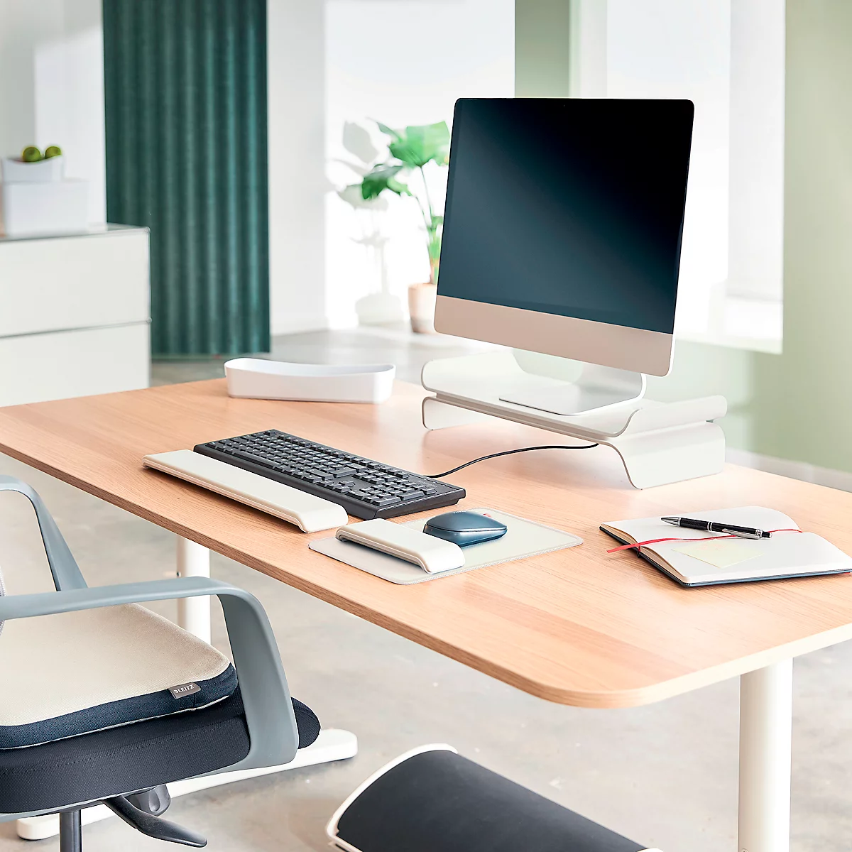 Leitz Ergo muismat en polssteun, ergonomisch, 2 hoogte-instellingen, B 200 x D 260 x H 23 mm, lichtgrijs