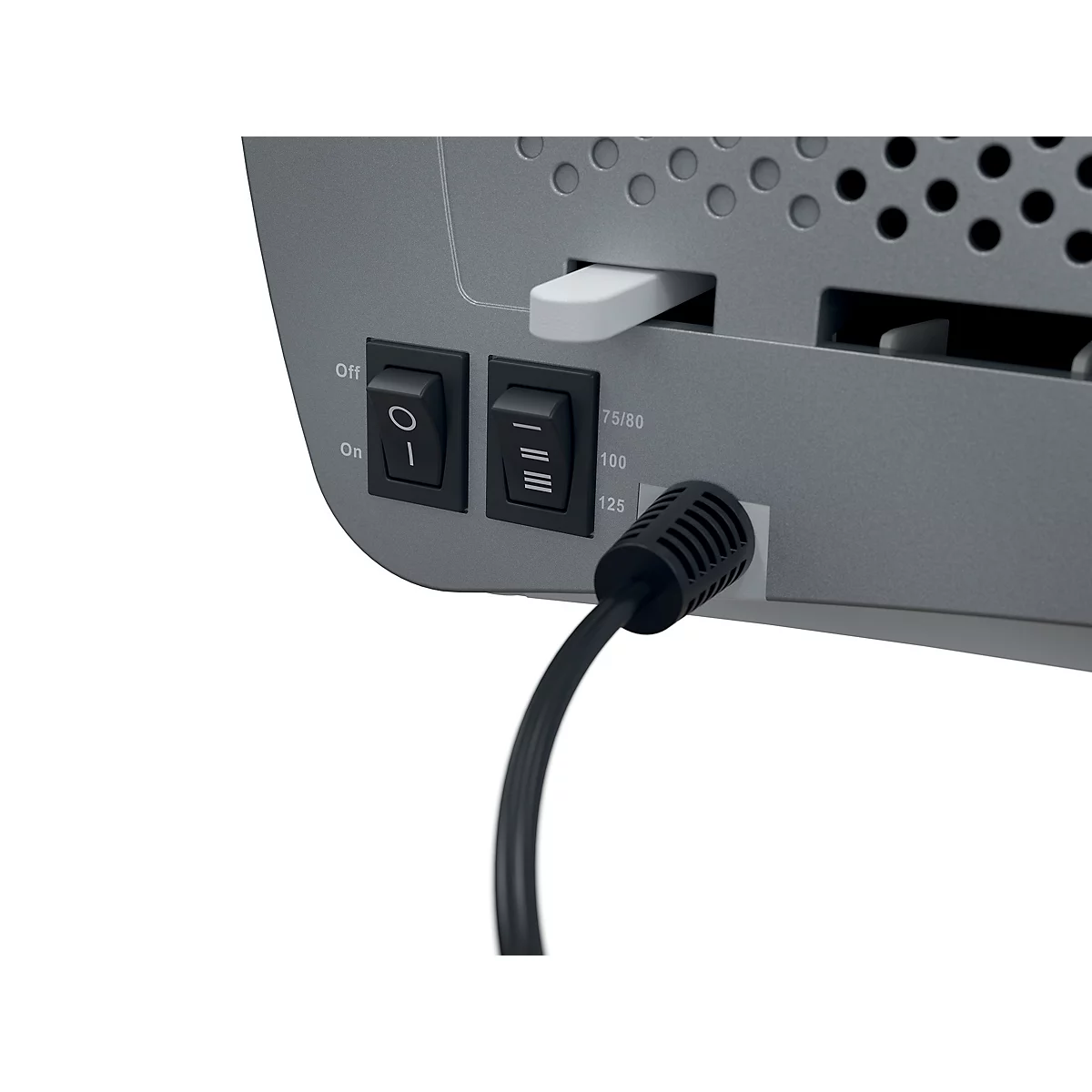 Nahaufnahme der Rückseite eines grauen elektronischen Geräts mit Netzschalter, Sicherungskontakten und Netzkabel.