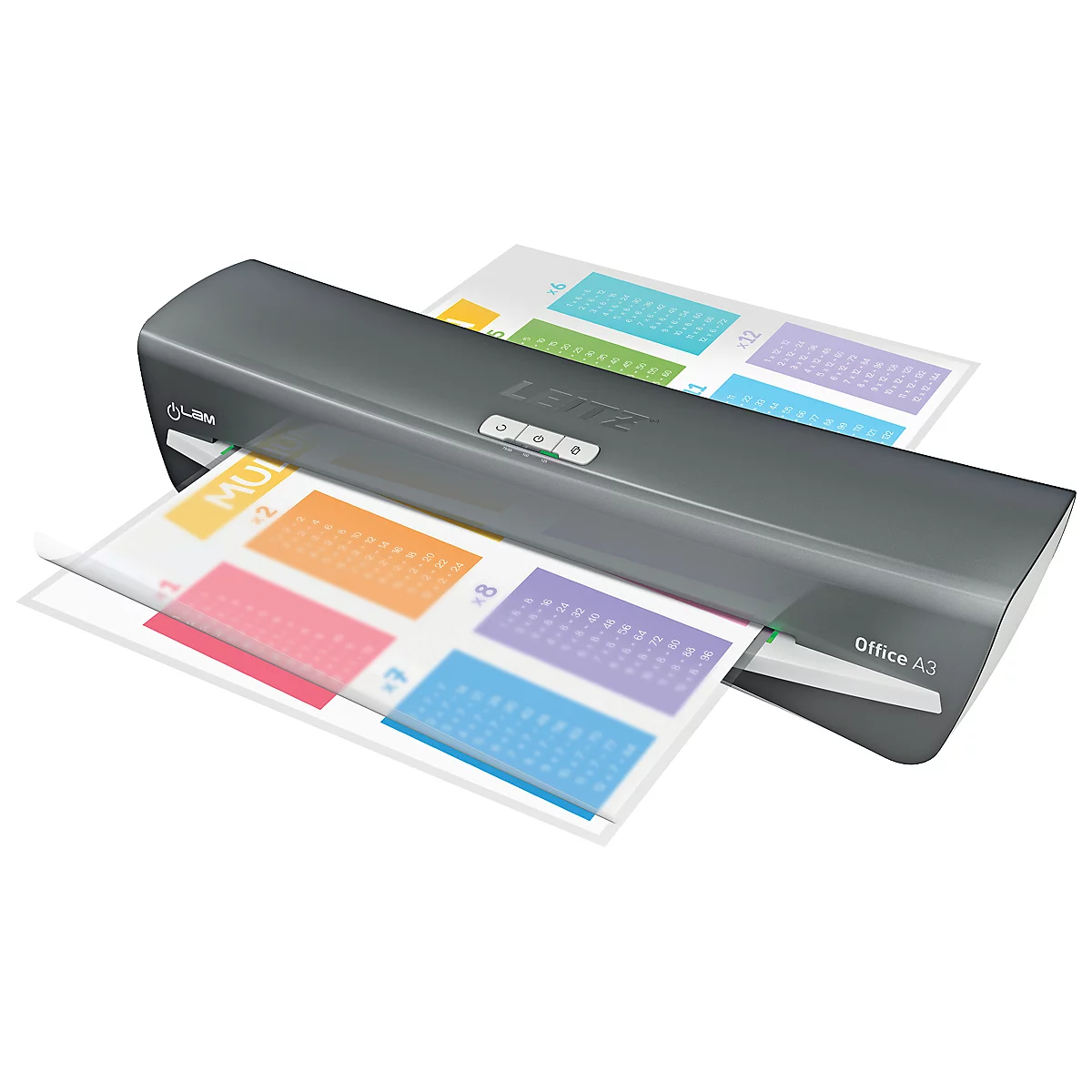 Grauer Laminator, der ein buntes Papier laminiert, auf dem ein Kalender abgebildet ist.