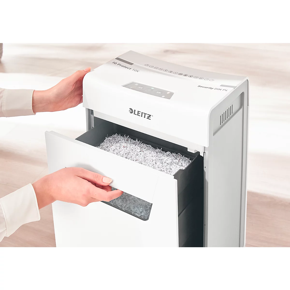 Leitz IQ 10X Protect Premium Aktenvernichter P4, Partikelschnitt 4 x 40 mm, 18 l, 10 Blatt Schnittleistung, Anti-Papierstau-Technologie, weiß