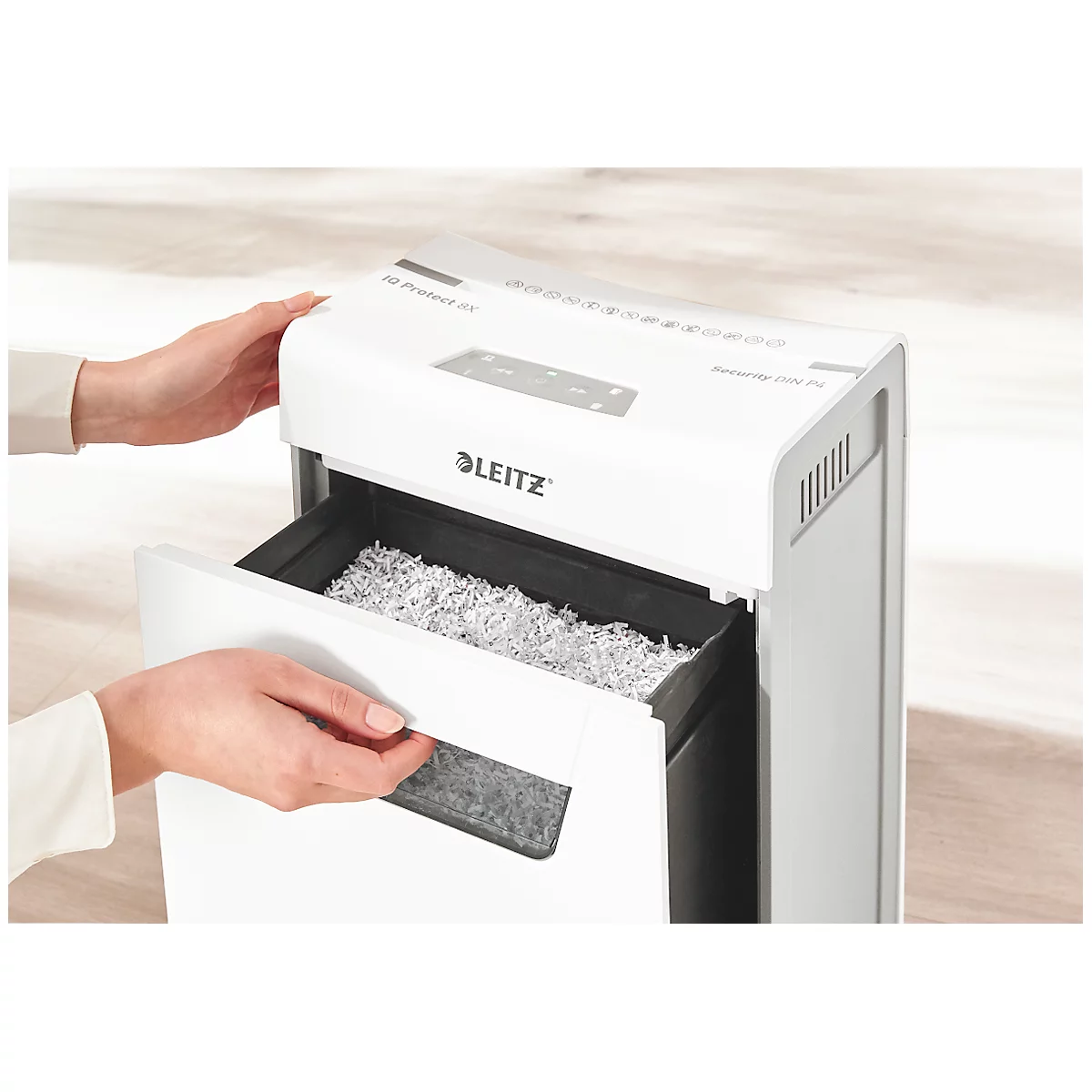 Leitz IQ 8X Protect Premium Aktenvernichter P4, Partikelschnitt 4 x 40 mm, 14 l, 8 Blatt Schnittleistung, Anti-Papierstau-Technologie, weiß