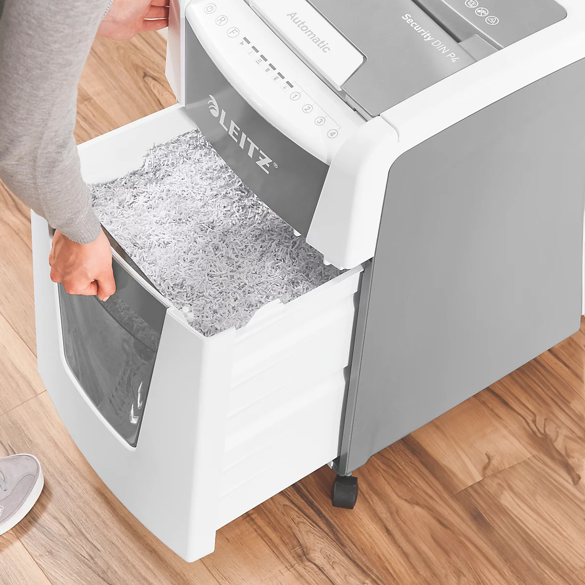 Leitz IQ Autofeed Office 300 papiervernietiger P4, volledig automatisch, deeltjes snijden 4 x 30 mm, 60 lr, 300 vel snijcapaciteit, met rollen, wit