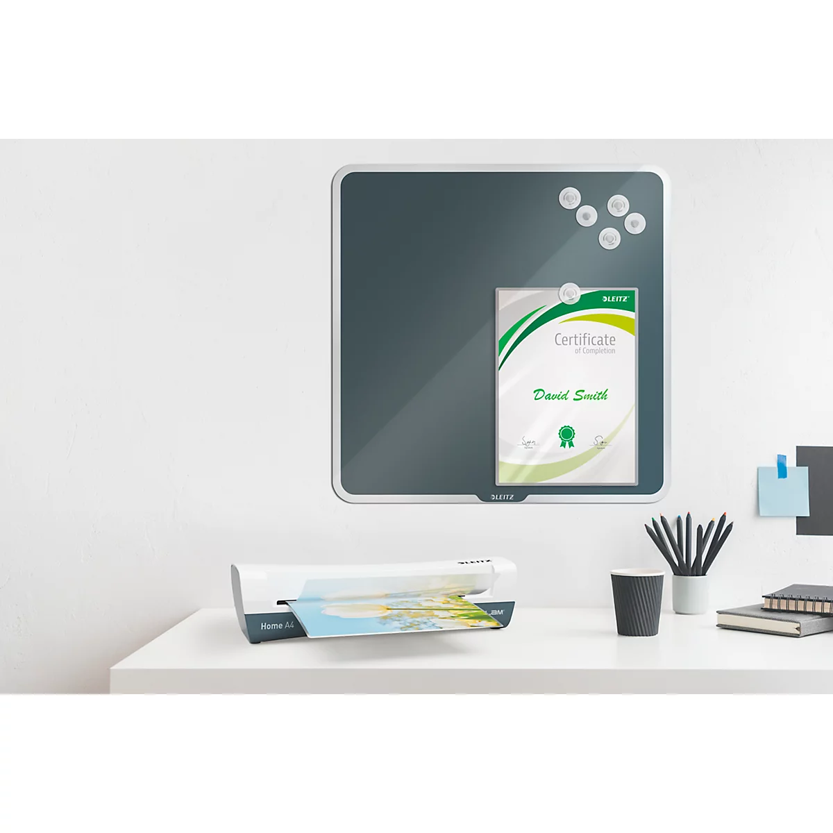 Leitz lamineermachine iLAM Home A4 EU, tot A4, voor folies met een dikte van 75-125 µm, 300 mm/min, incl. film starter kit, wit-grijs
