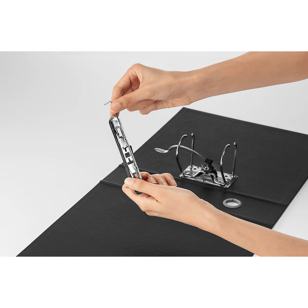 LEITZ® Recycle map, A4, rugbreedte 50 mm, 180° hefboommechanisme, rugetiket &amp; grijpgat, 100% recyclebaar, zwart.