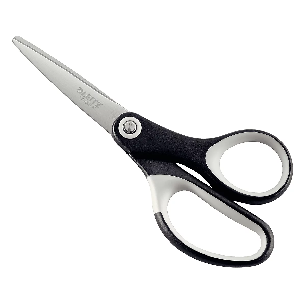 Nahaufnahme einer silberfarbenen Schere mit schwarzem Griff. Die Klinge trägt den Schriftzug "LEITZ TITANIUM".