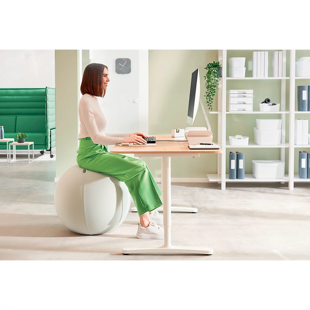 Leitz Sitzball Ergo Active, mit Anti-Wegroll-Design, ø 550 mm, hellgrau