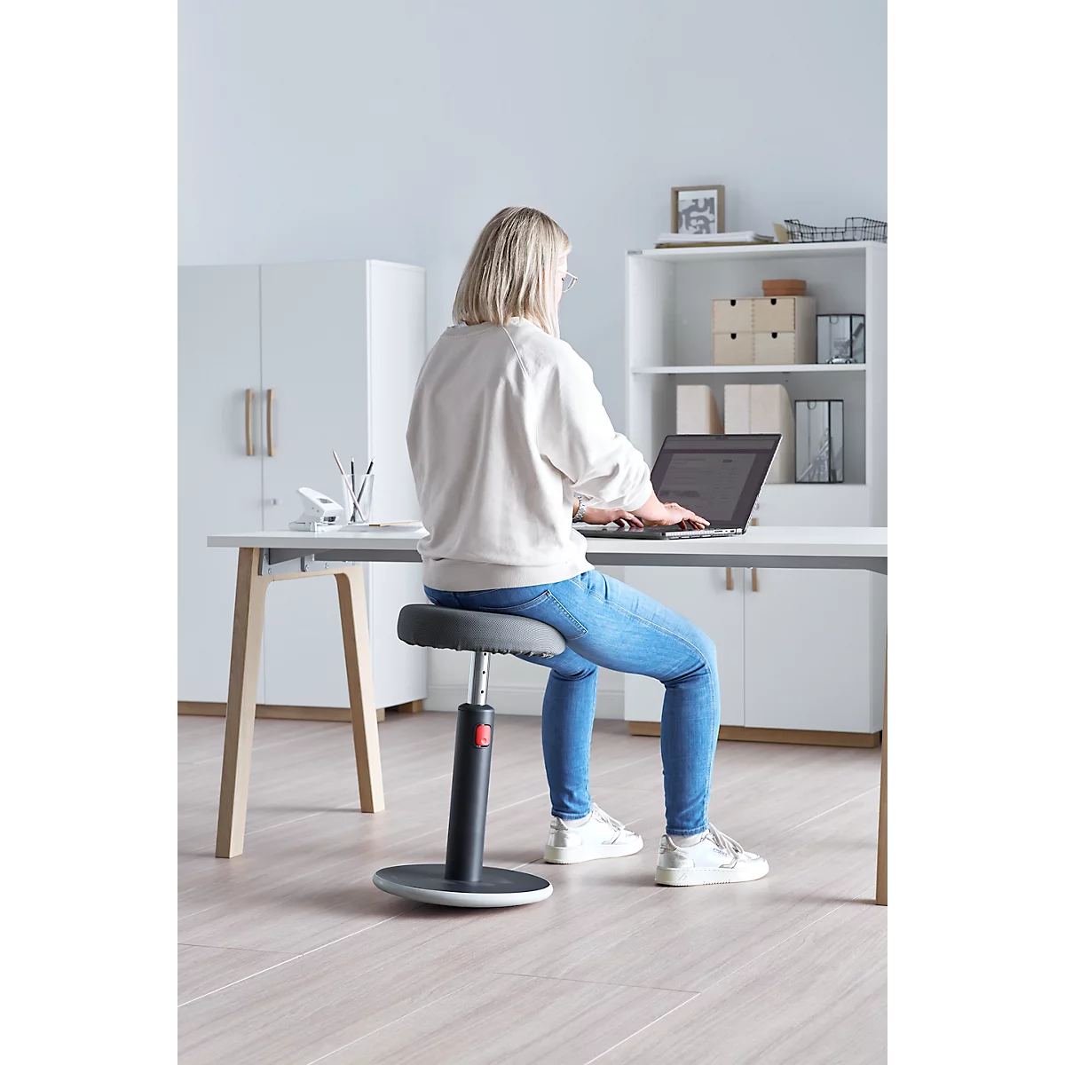 Leitz zit-sta kruk Ergo Cosy Active, B 370 x D 370 x H 460 - 790 mm, tot 110 kg, keuze uit verschillende kleuren