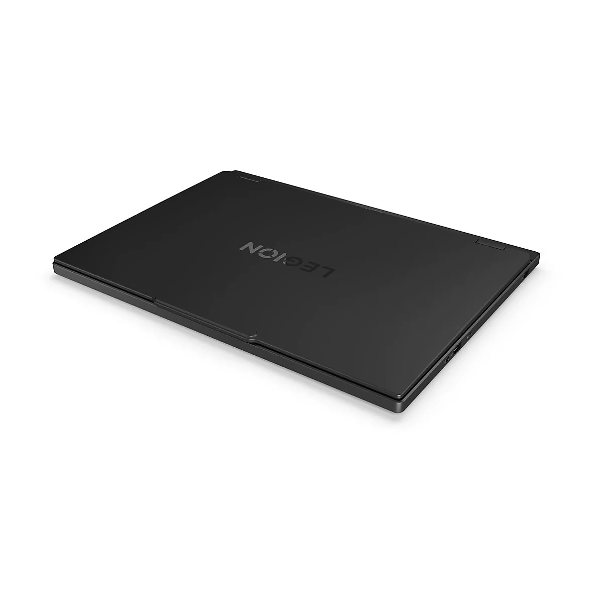Schwarzes Laptop mit Legion-Logo auf weißem Hintergrund.