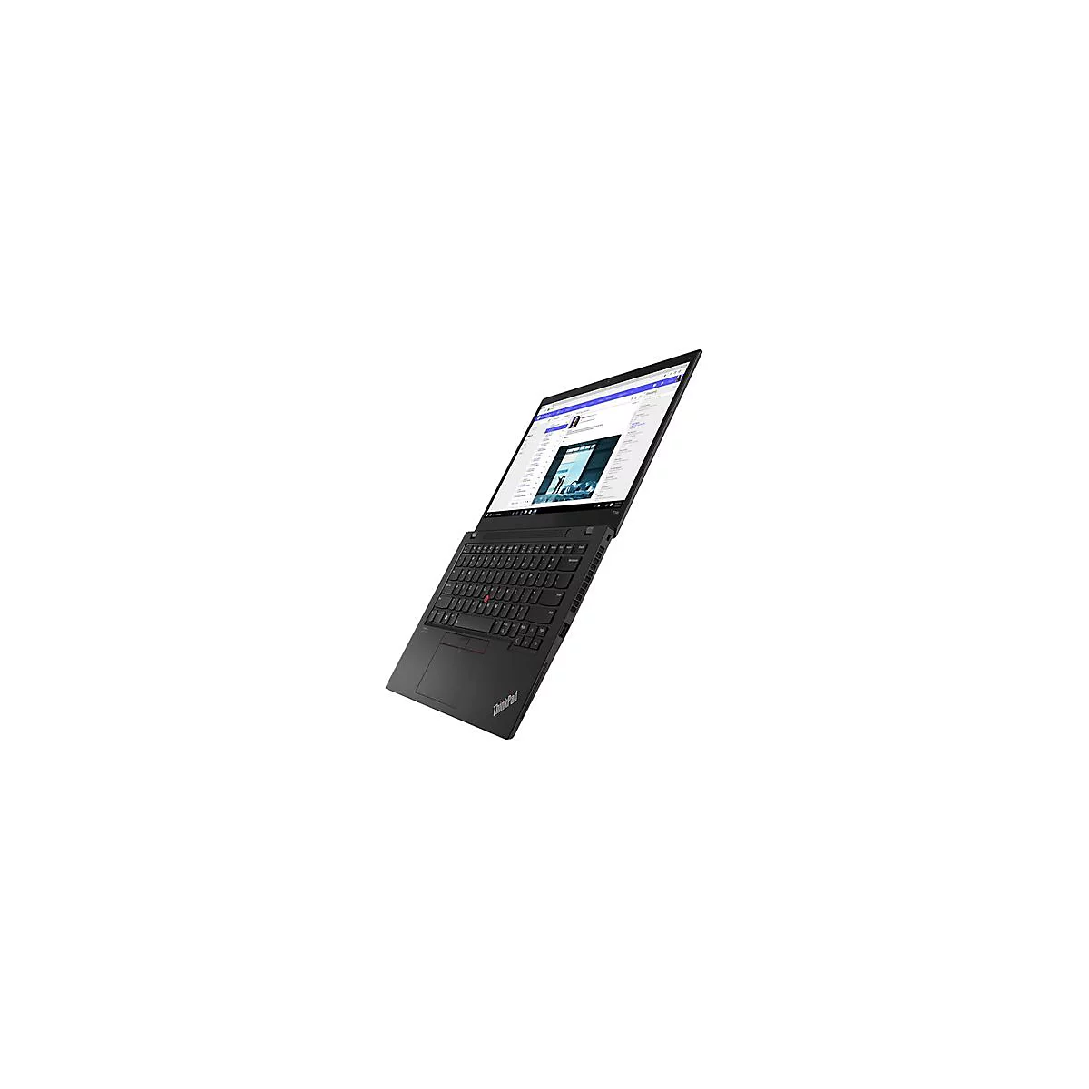 Schwarzes ThinkPad-Laptop mit geöffnetem Bildschirm, zeigt eine Webseite, leicht von oben rechts fotografiert.