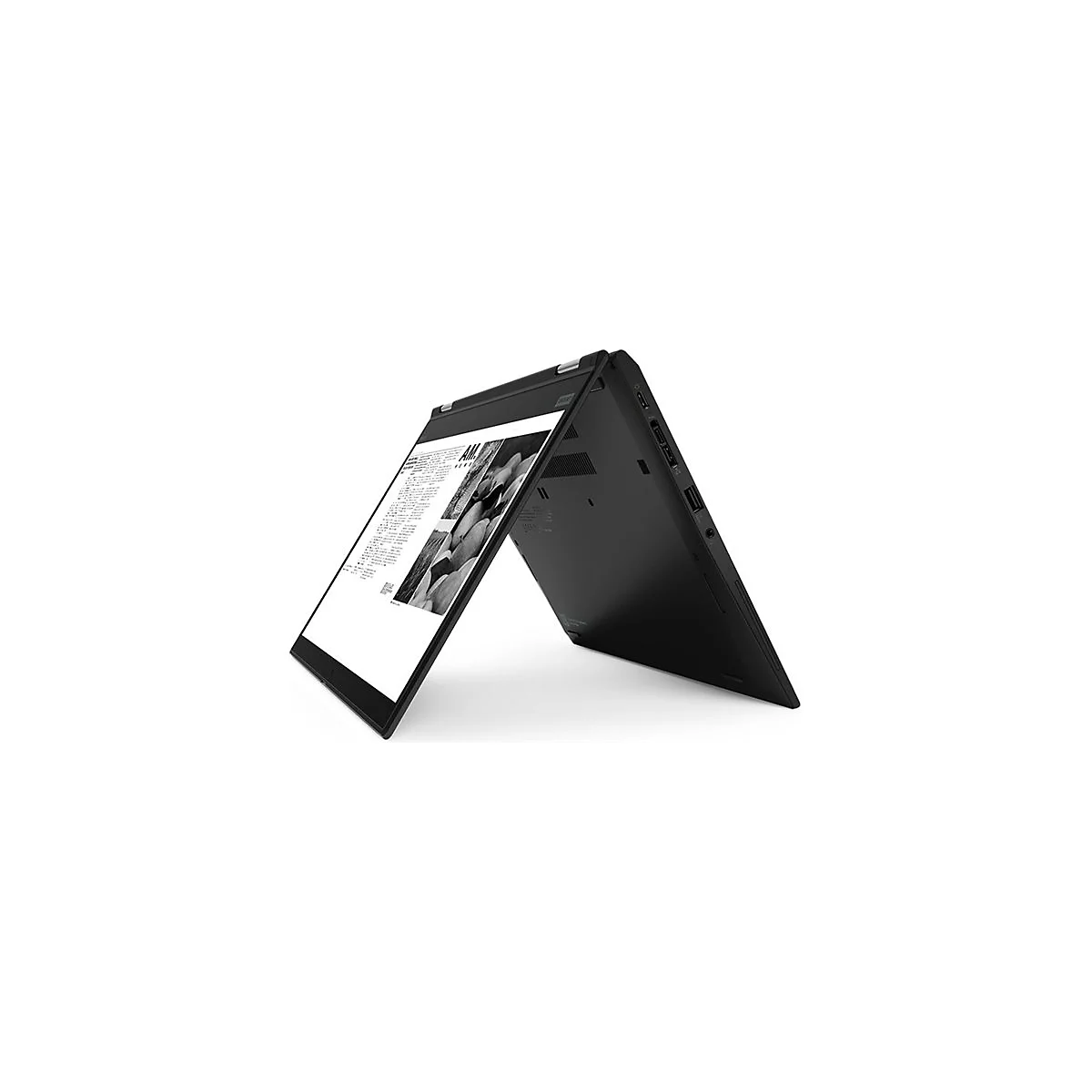 Schwarzes Laptop, halb geöffnet. Auf dem Bildschirm ein schwarz-weißes Dokument. Auf weissem Hintergrund.