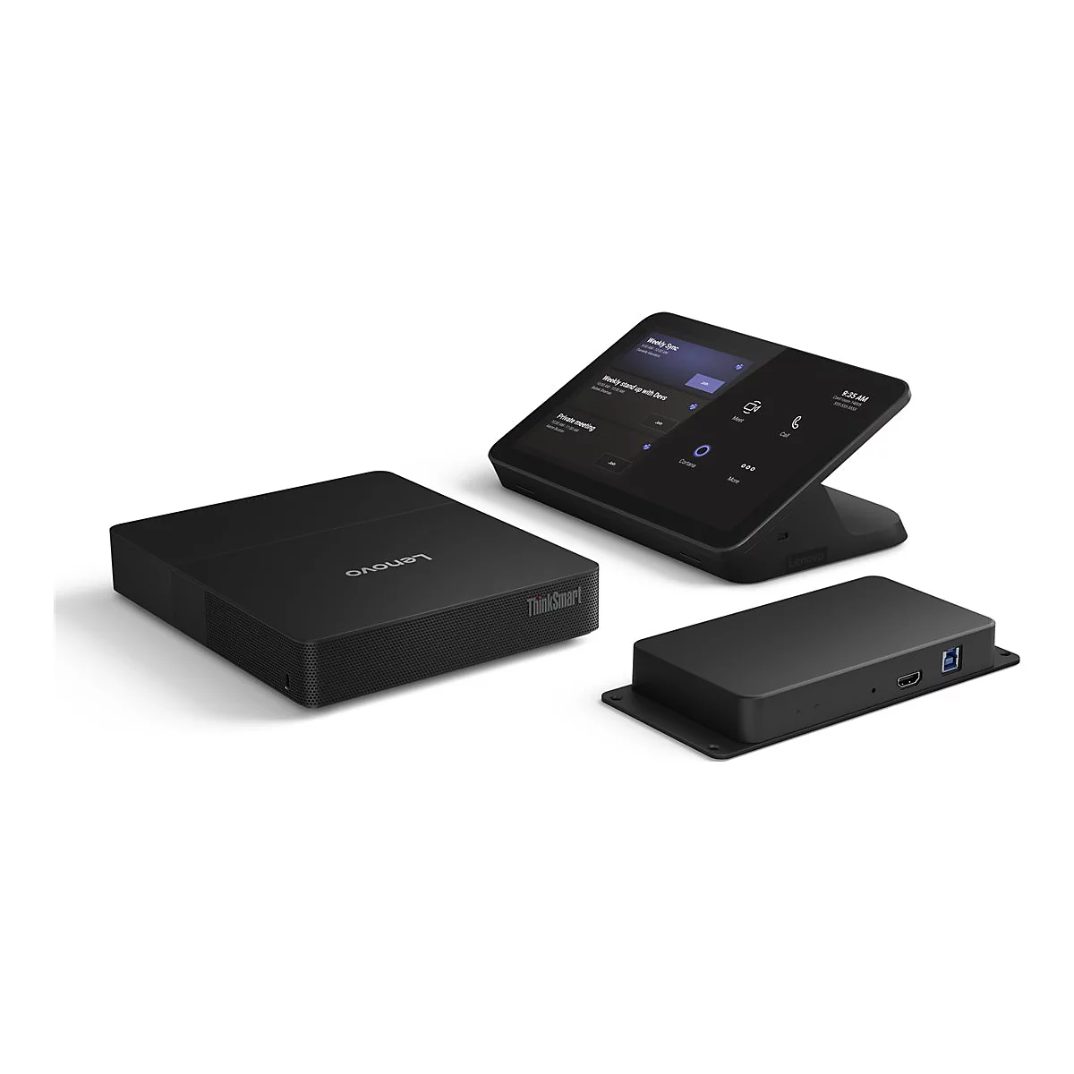 Trois appareils Lenovo noirs : un écran tactile, un boîtier de commande et un boîtier de connexion. Des informations de réunion sont visibles sur l'écran.