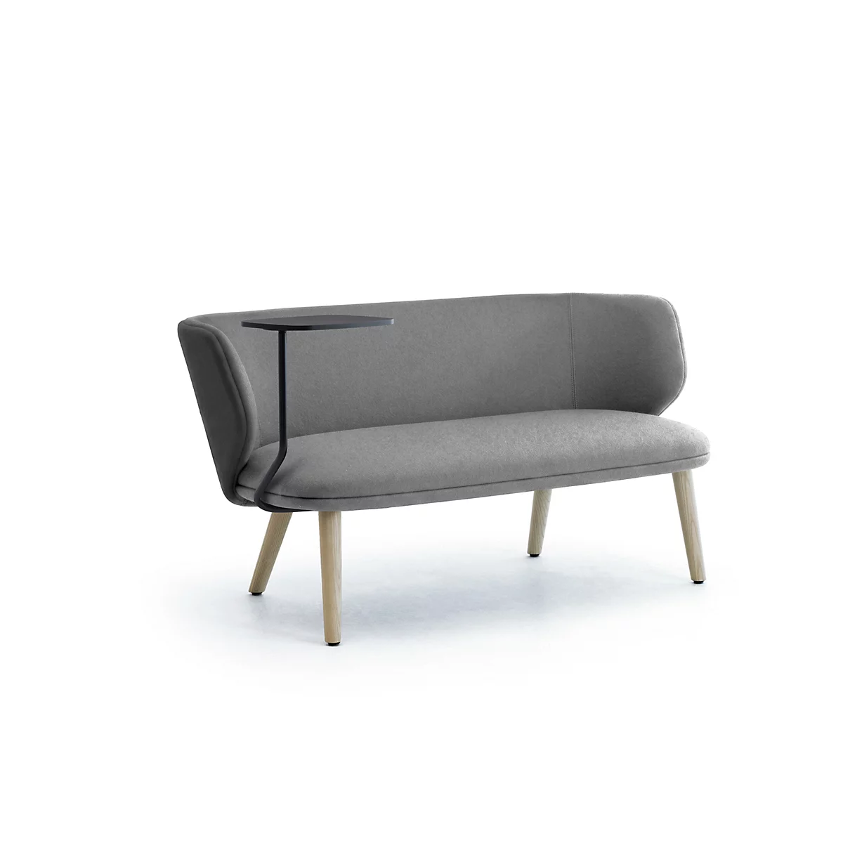 Graues Sofa mit gepolsterter Sitzfläche und Rückenlehne auf hellen Holzbeinen, inklusive integriertem Beistelltisch.