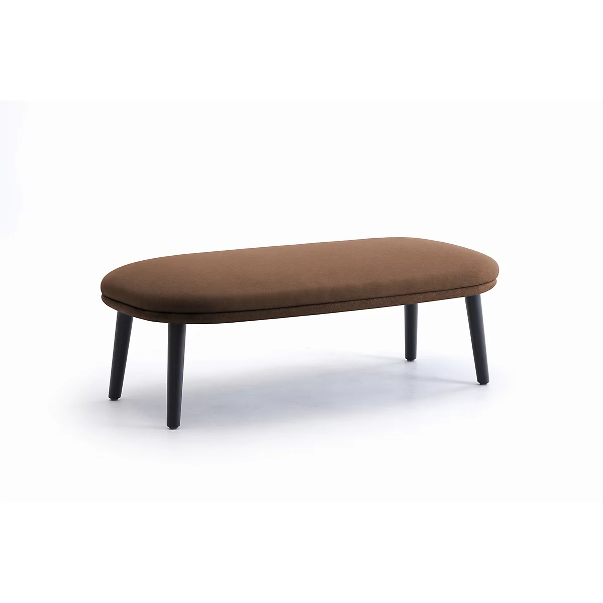 Eine braune, ovale Sitzbank mit schwarzen Holzbeinen auf weißem Hintergrund.