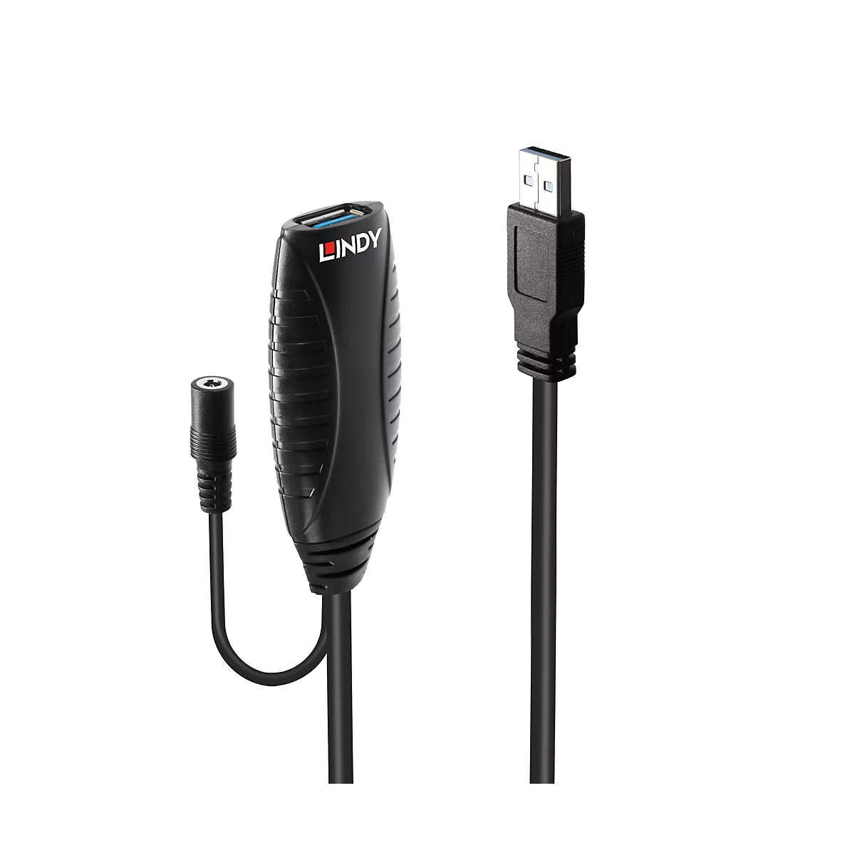 Schwarzes Lindy USB-Verlängerungskabel, an einem weißen Hintergrund. Links ein runder Stromanschluss. Rechts USB-A Stecker.