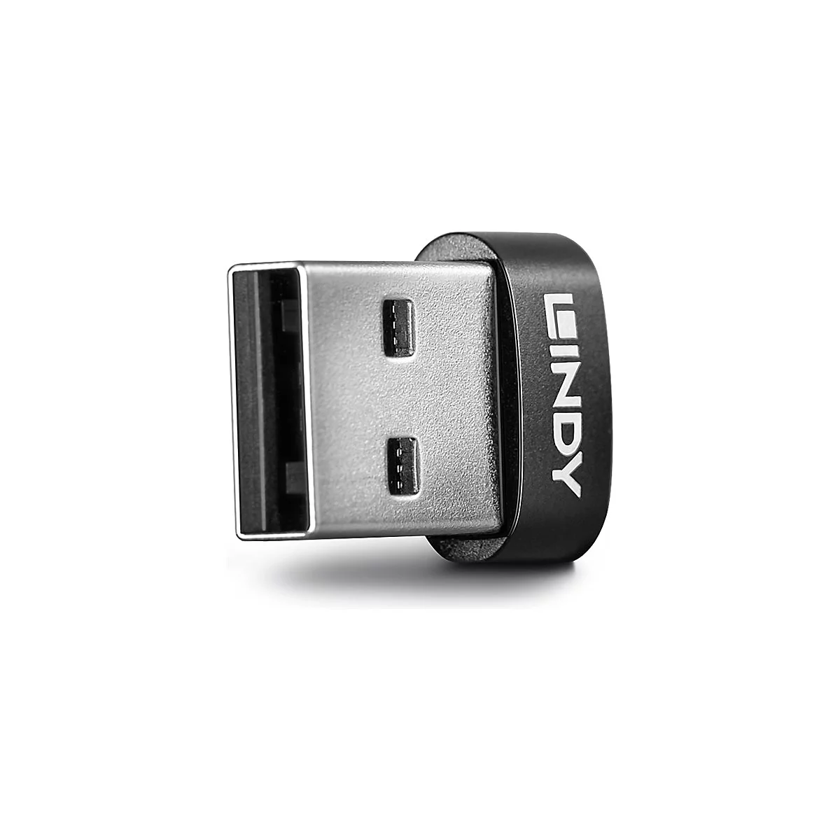 Gros plan sur un adaptateur USB noir avec un connecteur argenté et le logo Lindy en blanc.