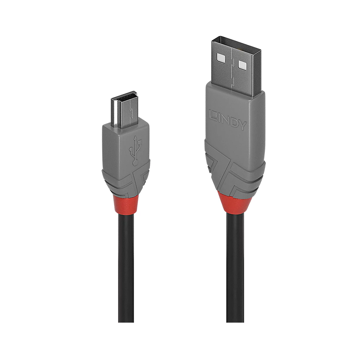 Zwei USB-Kabel mit grauen Steckern, rote Akzente und schwarze Kabel vor schwarzem Hintergrund.