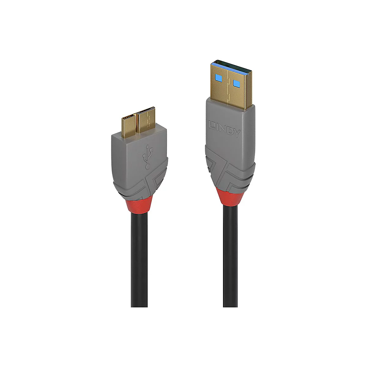 Zwei USB-Kabel mit grauen Steckern, roten Akzenten und schwarzen Kabeln, vor weißem Hintergrund. Eines ist ein Micro-USB, das andere USB-A.