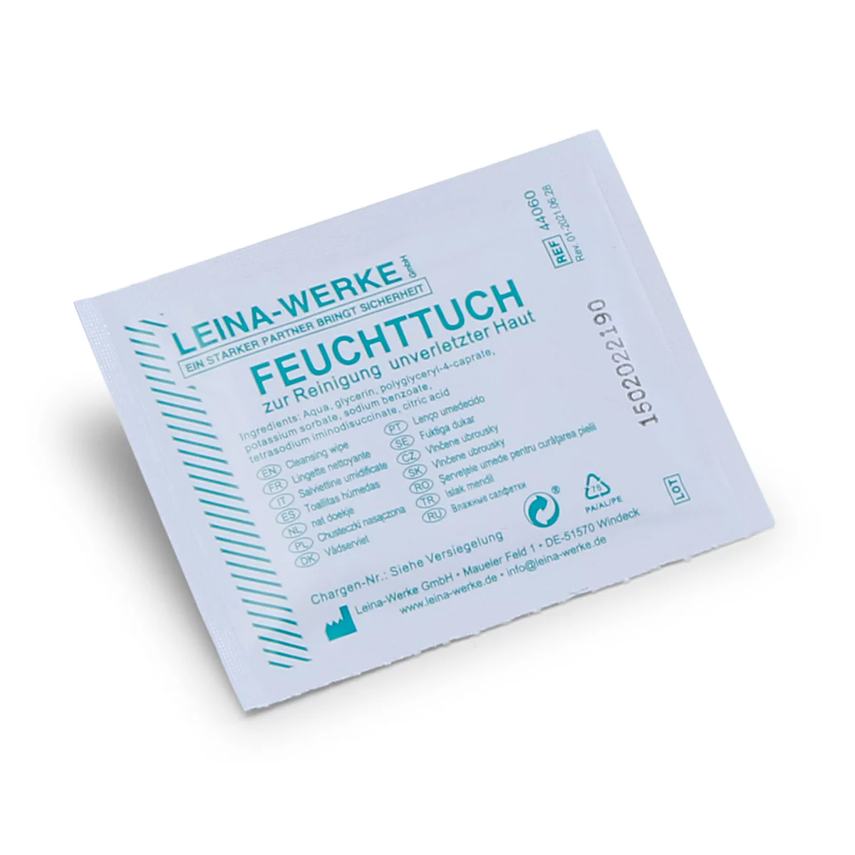 Emballage blanc individuel pour une lingette humide Lina-Werke sur fond blanc.
