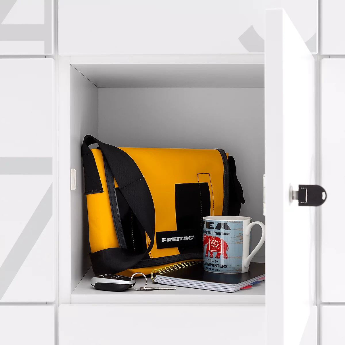 Lockerkast, B 1250 x D 430 x H 1548 mm, 12 afsluitbare vakken met cijfers, wit/basaltgrijs