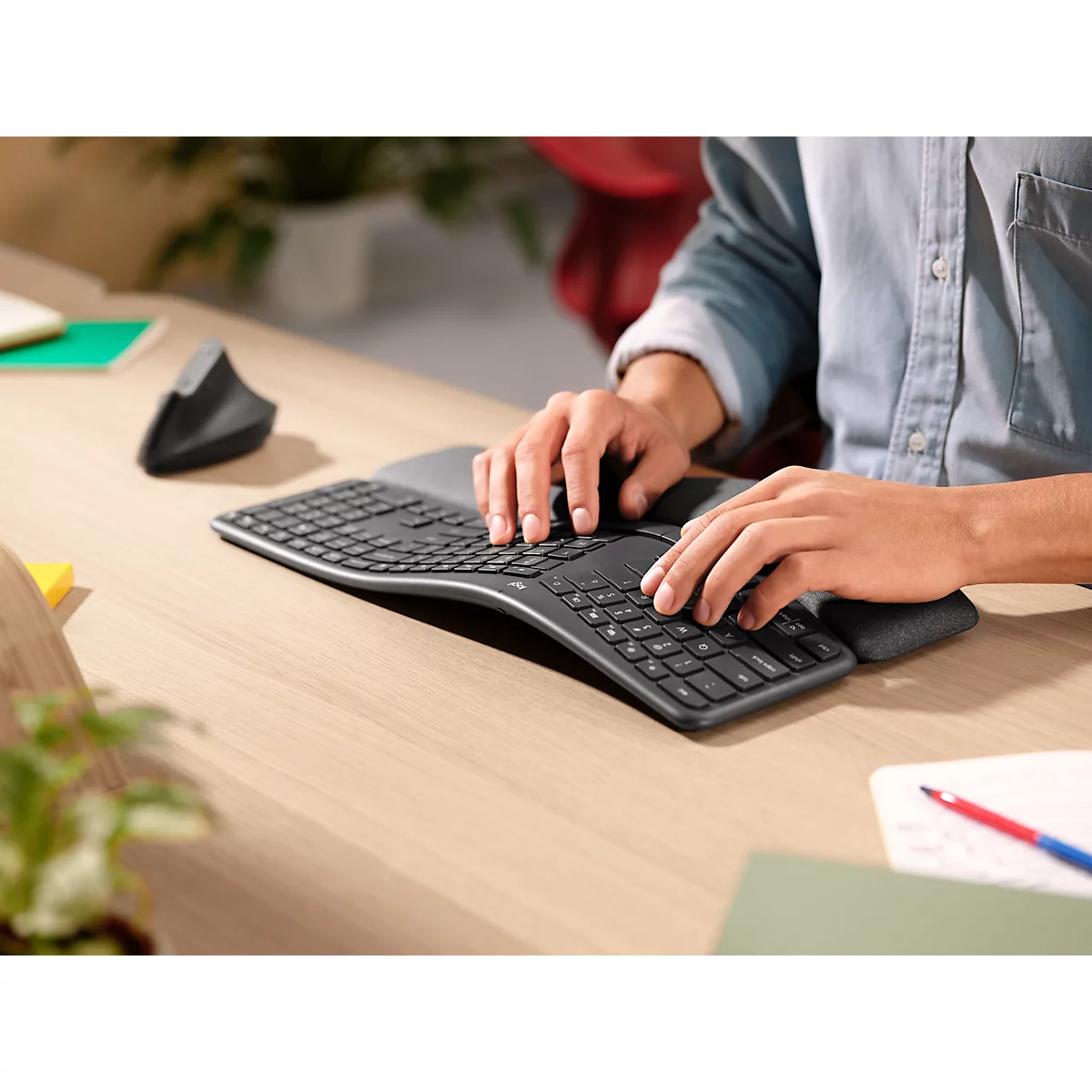 Logitech ERGO K860 for Business Tastatur, kabellos, Handgelenkauflage, 10 m Reichweite, graphit