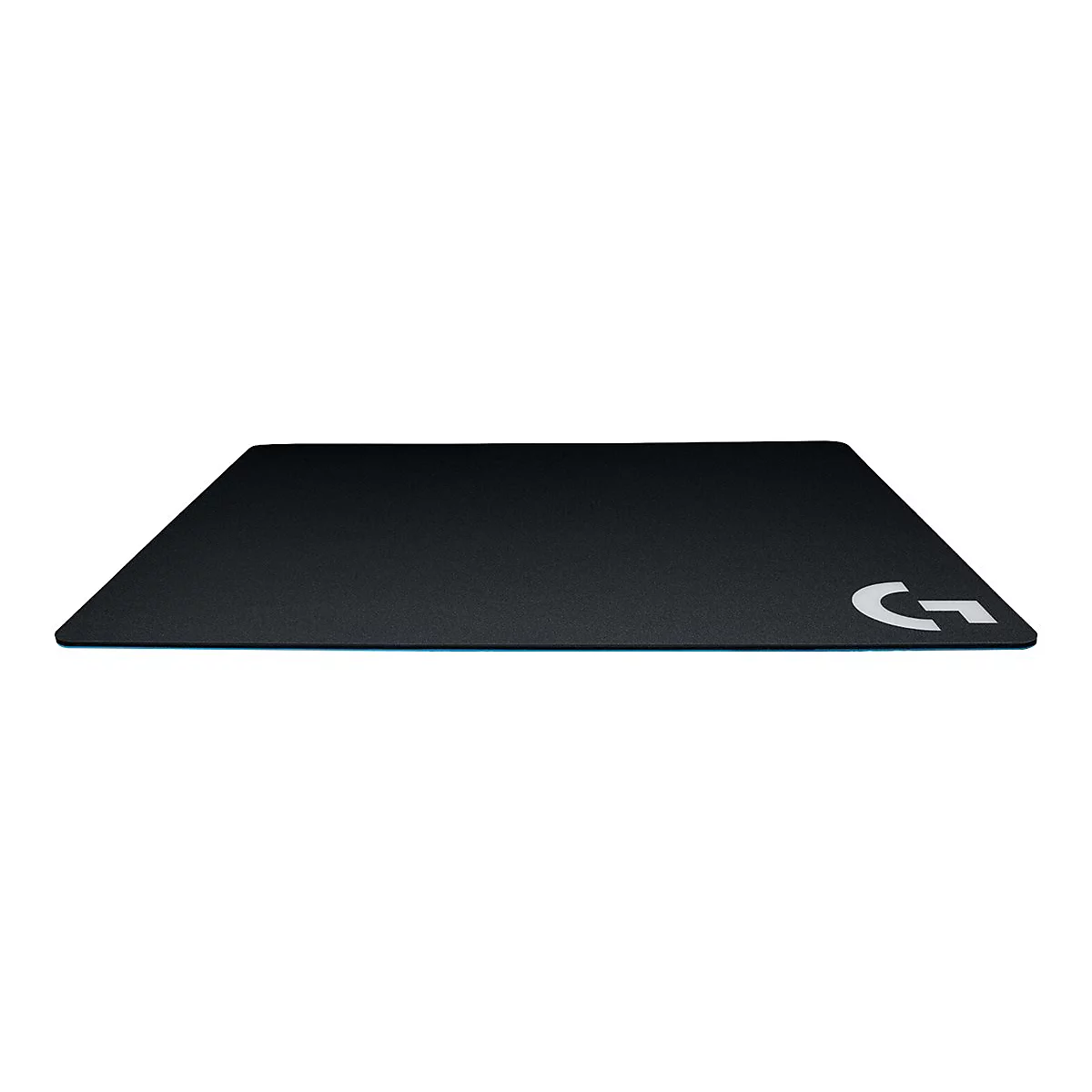 Schwarzes Gaming-Mauspad mit Logo von Logitech, rechteckig mit abgeschrÃ¤gten Ecken, weiÃŸer Hintergrund.