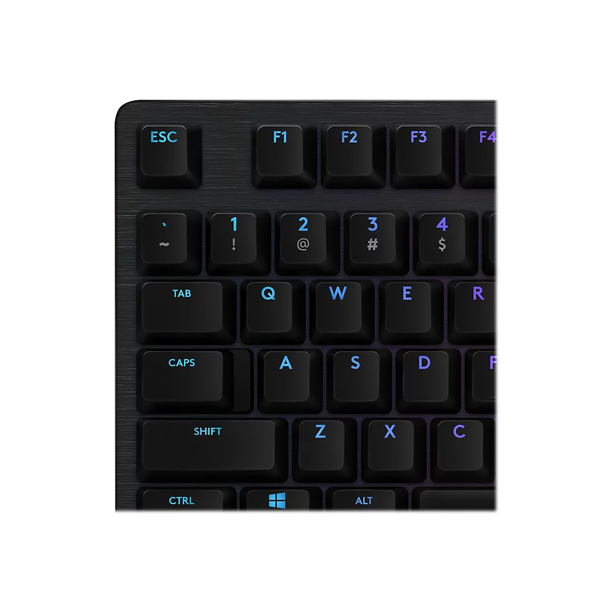 Ausschnitt einer schwarzen Gaming-Tastatur mit blauer Beleuchtung der Tasten. Buchstaben, Zahlen und Funktionstasten sind sichtbar.